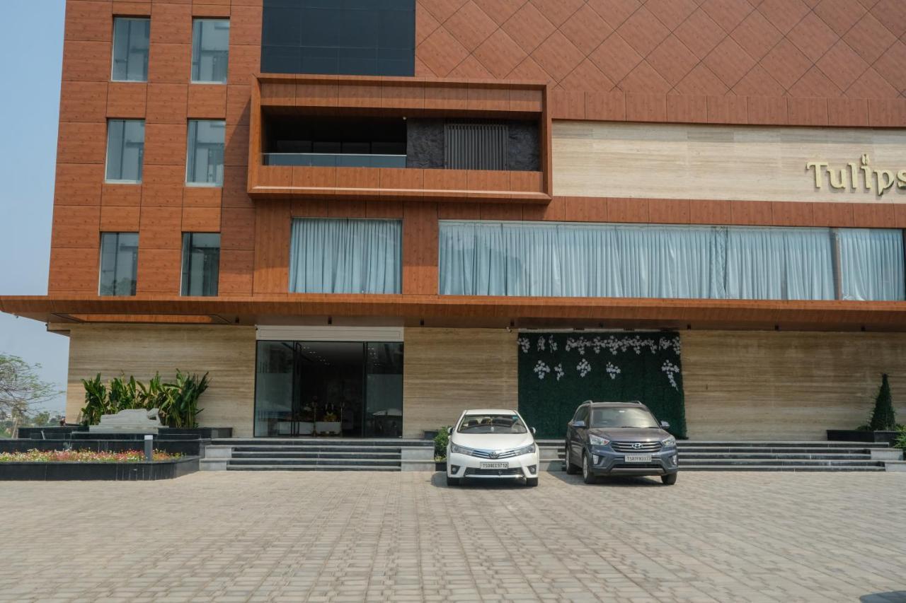 Hotel Tulips Grand Hyderabad Eksteriør billede